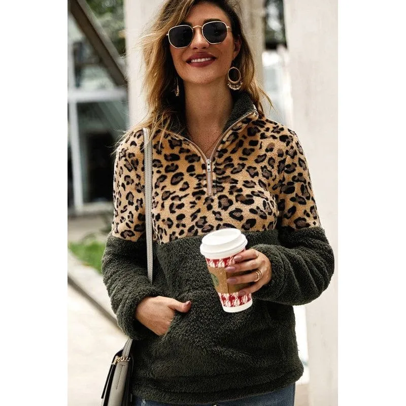 Fleece teddy leopard patched pullover