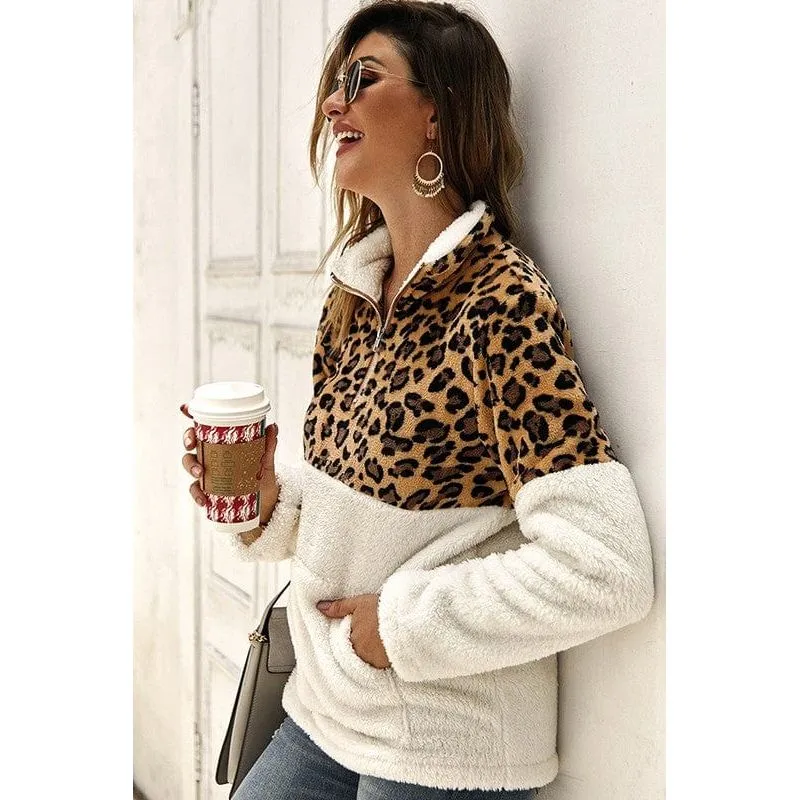 Fleece teddy leopard patched pullover