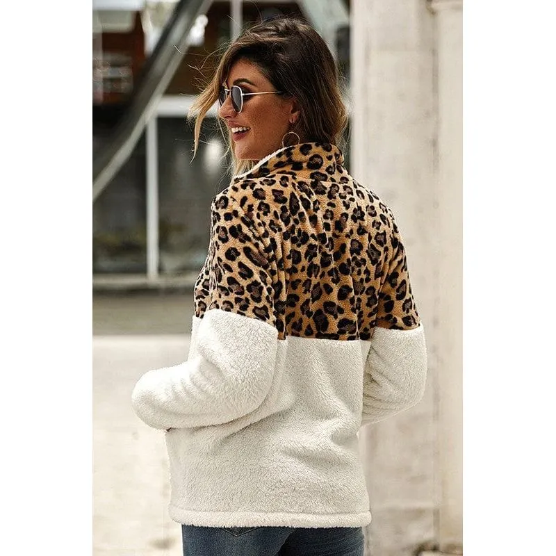 Fleece teddy leopard patched pullover