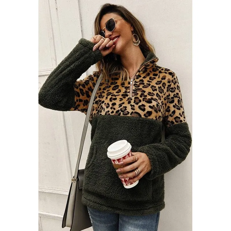 Fleece teddy leopard patched pullover