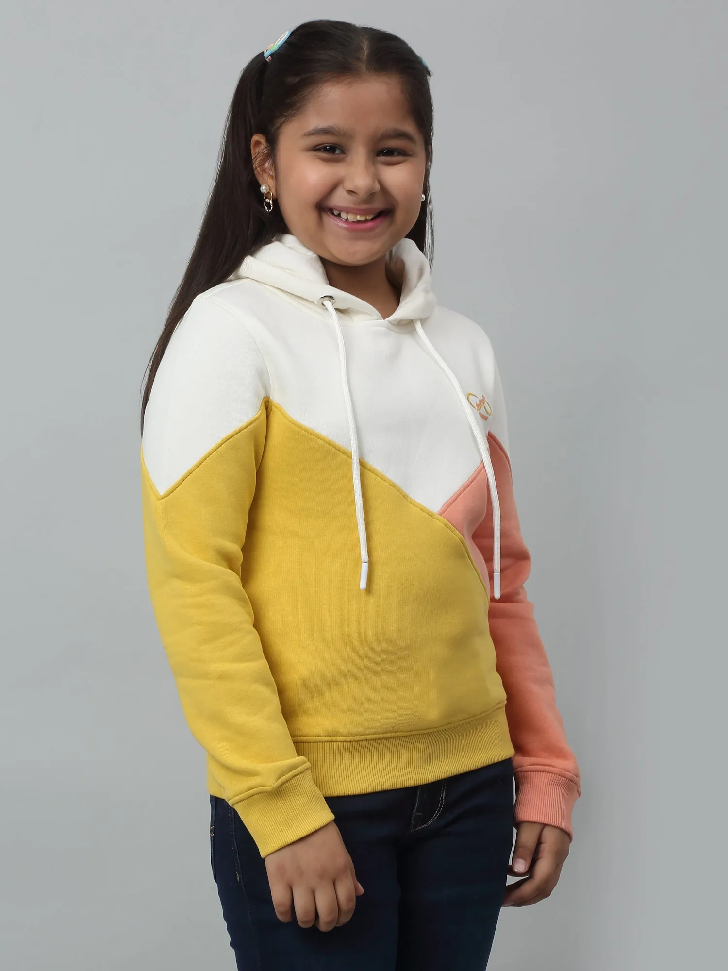 Girls Yellow Colour Blocked Hooded Neck Sweatshirt For Winter